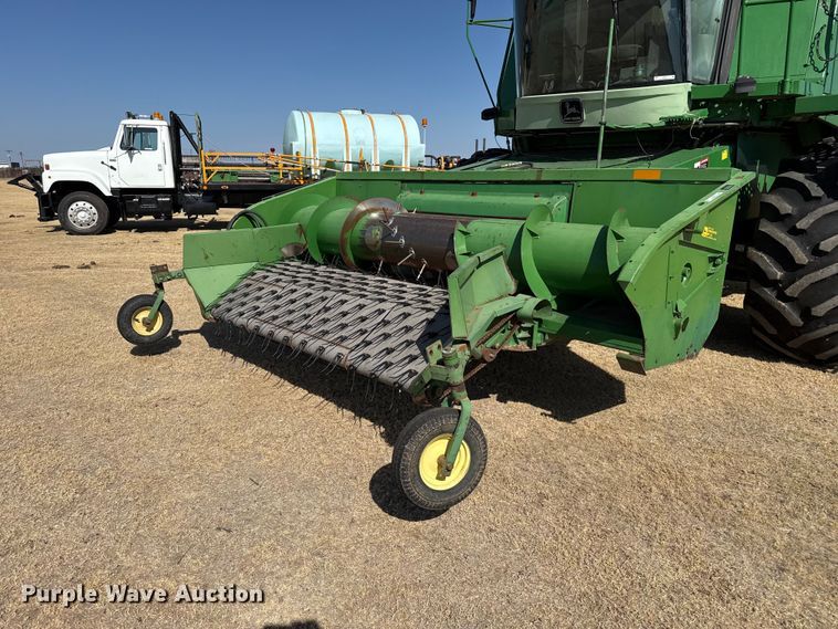 John Deere 212 pickup head