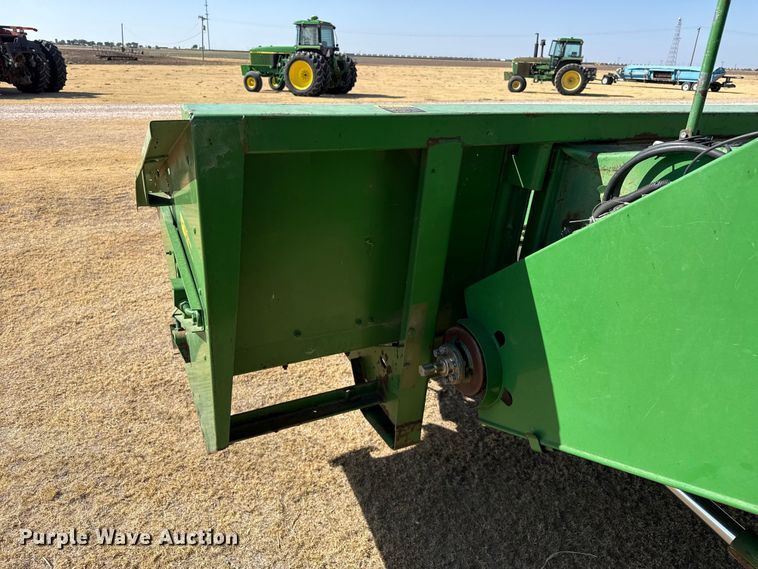 image for item EW4076 John Deere 212 pickup head