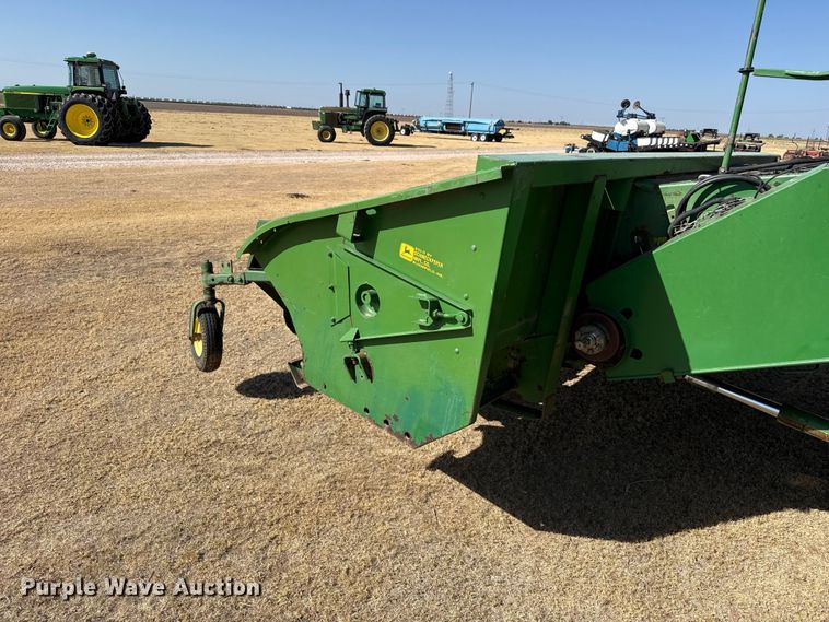 image for item EW4076 John Deere 212 pickup head