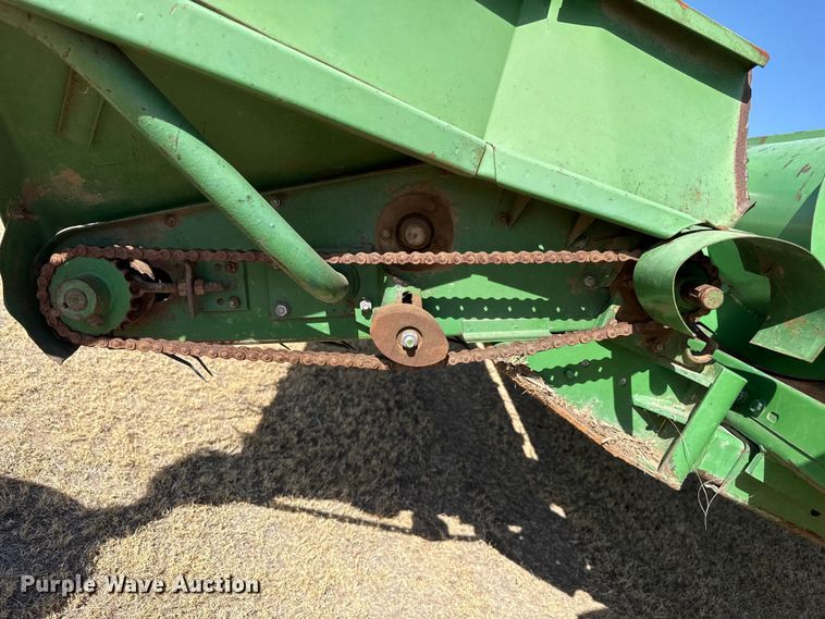 image for item EW4076 John Deere 212 pickup head