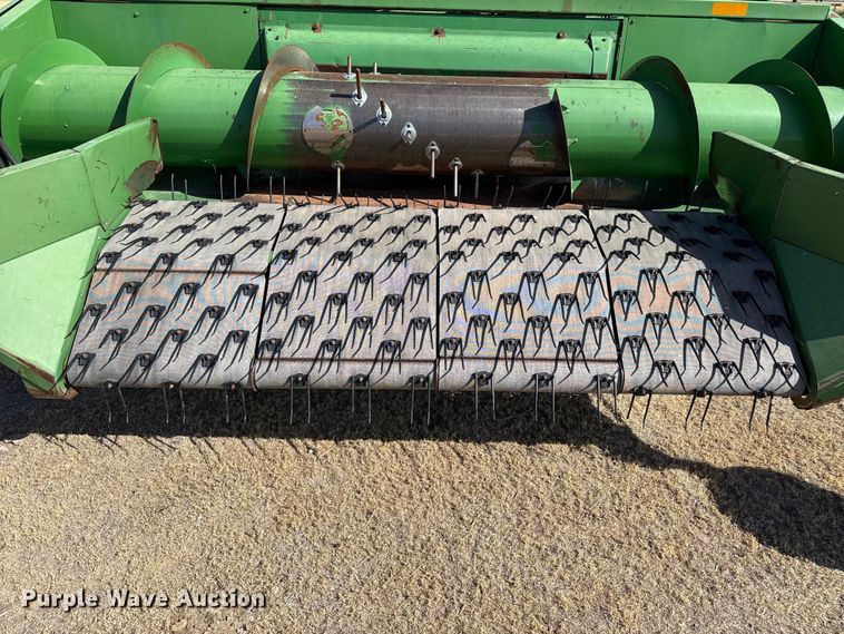 image for item EW4076 John Deere 212 pickup head