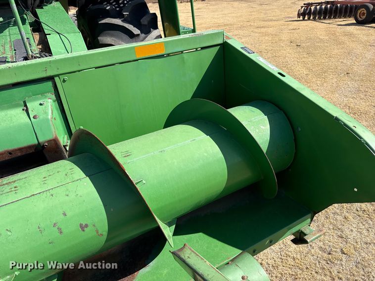 image for item EW4076 John Deere 212 pickup head