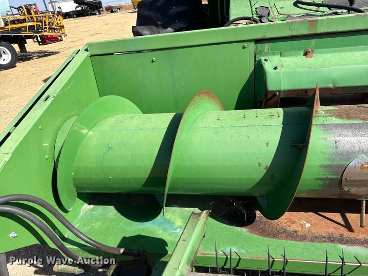 image for item EW4076 John Deere 212 pickup head