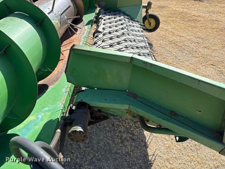 image for item EW4076 John Deere 212 pickup head