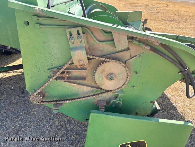 image for item EW4076 John Deere 212 pickup head