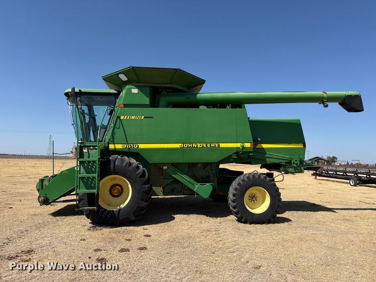 image for item EW4077 1998 John Deere 9610 combine