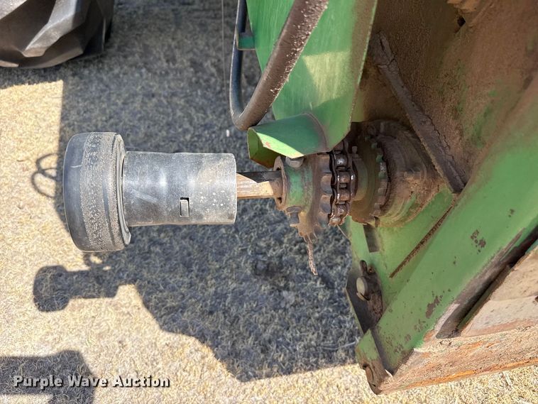 image for item EW4077 1998 John Deere 9610 combine