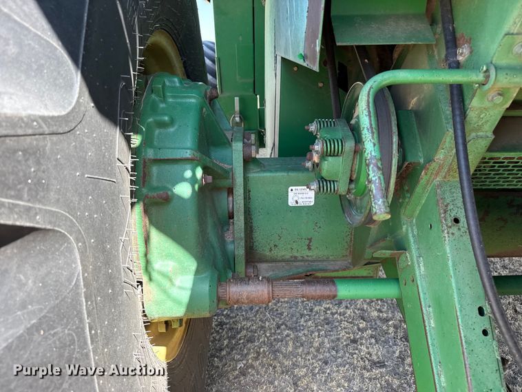 image for item EW4077 1998 John Deere 9610 combine