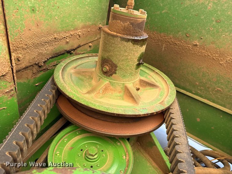 image for item EW4077 1998 John Deere 9610 combine