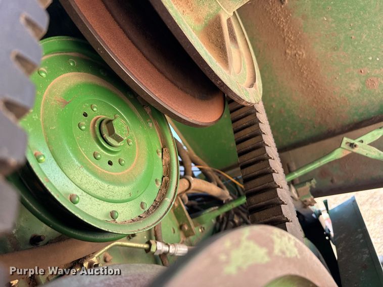 image for item EW4077 1998 John Deere 9610 combine