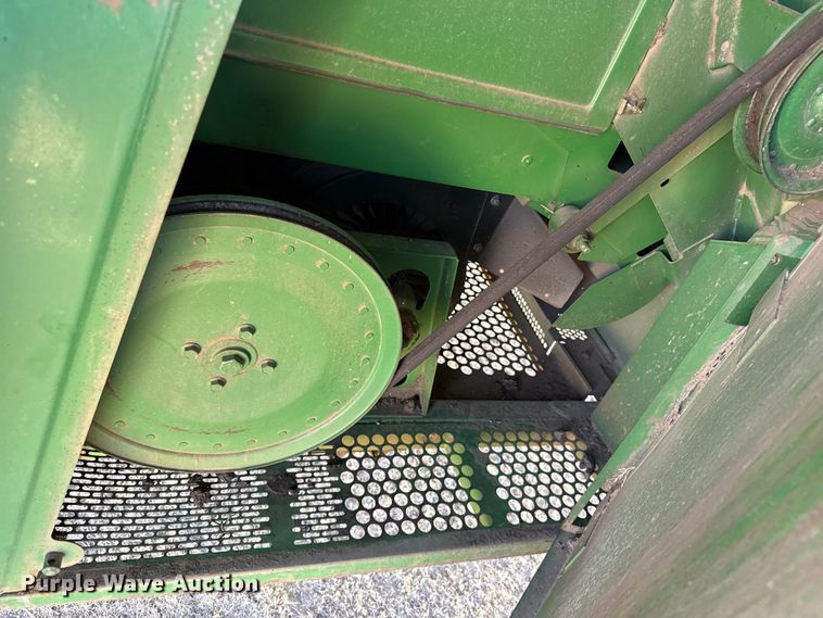 image for item EW4077 1998 John Deere 9610 combine