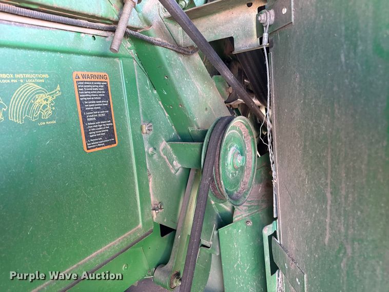 image for item EW4077 1998 John Deere 9610 combine