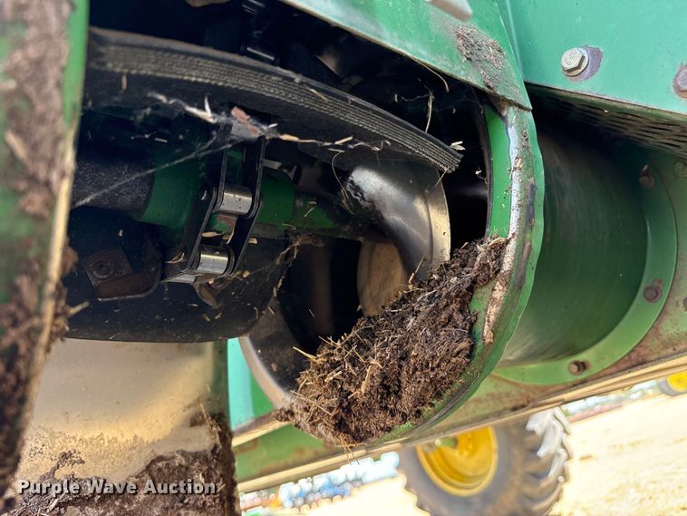 image for item EW4077 1998 John Deere 9610 combine