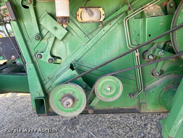 image for item EW4077 1998 John Deere 9610 combine