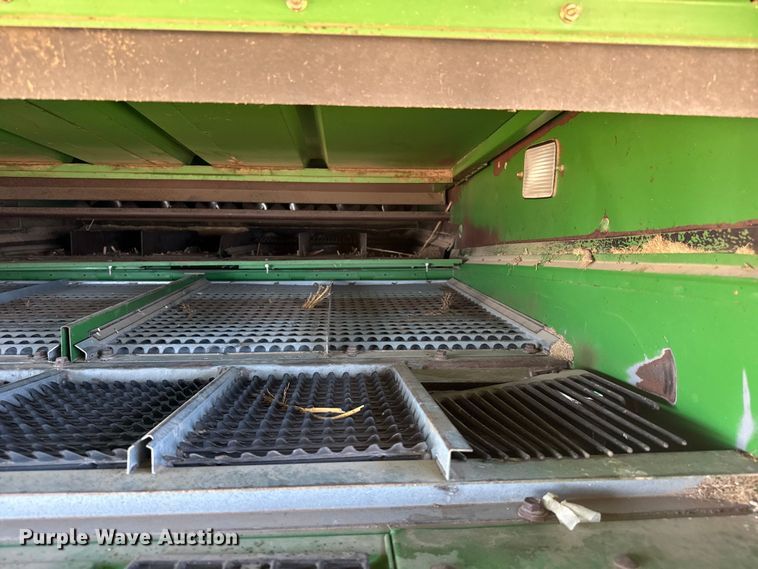 image for item EW4077 1998 John Deere 9610 combine
