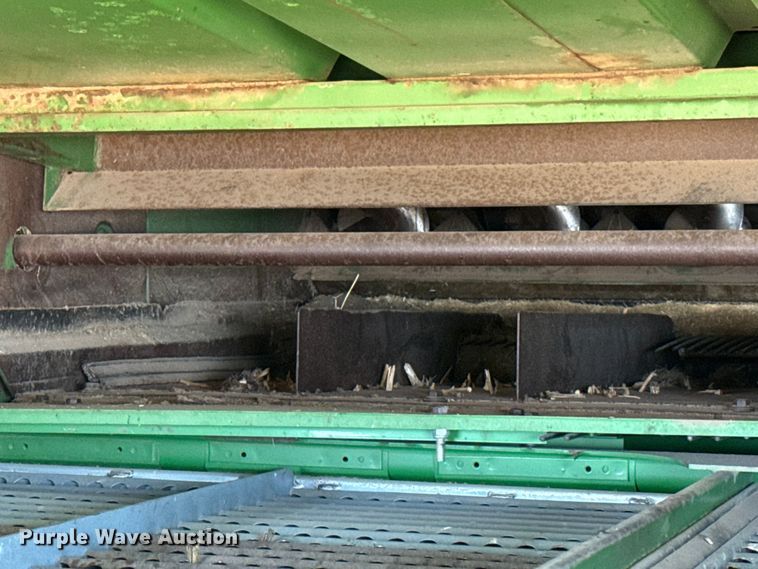 image for item EW4077 1998 John Deere 9610 combine