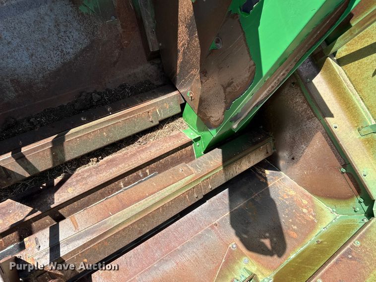image for item EW4077 1998 John Deere 9610 combine