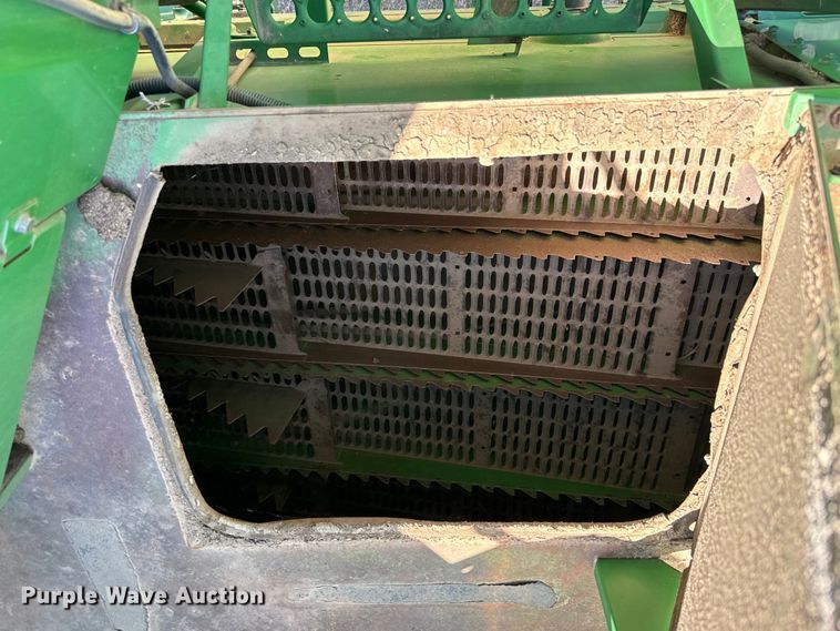 image for item EW4077 1998 John Deere 9610 combine