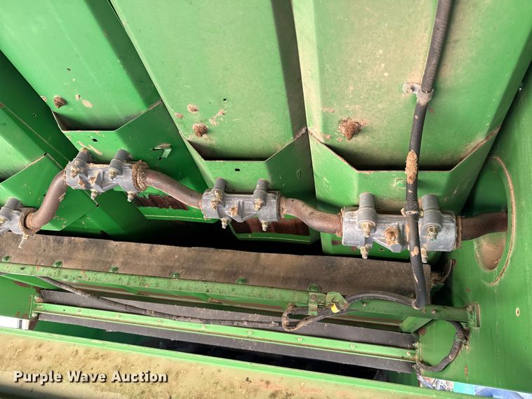 image for item EW4077 1998 John Deere 9610 combine