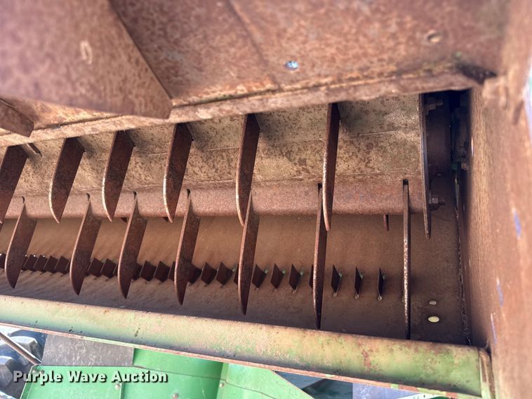 image for item EW4077 1998 John Deere 9610 combine