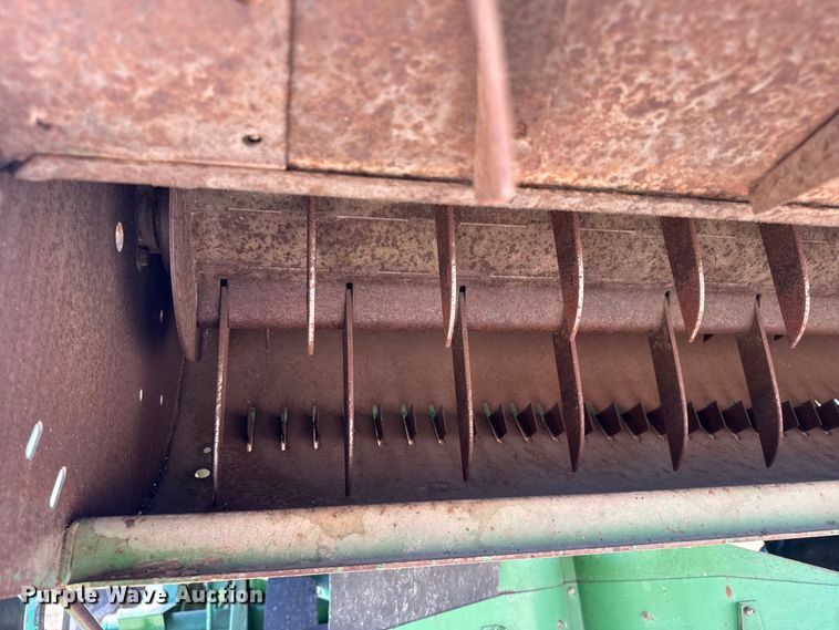 image for item EW4077 1998 John Deere 9610 combine