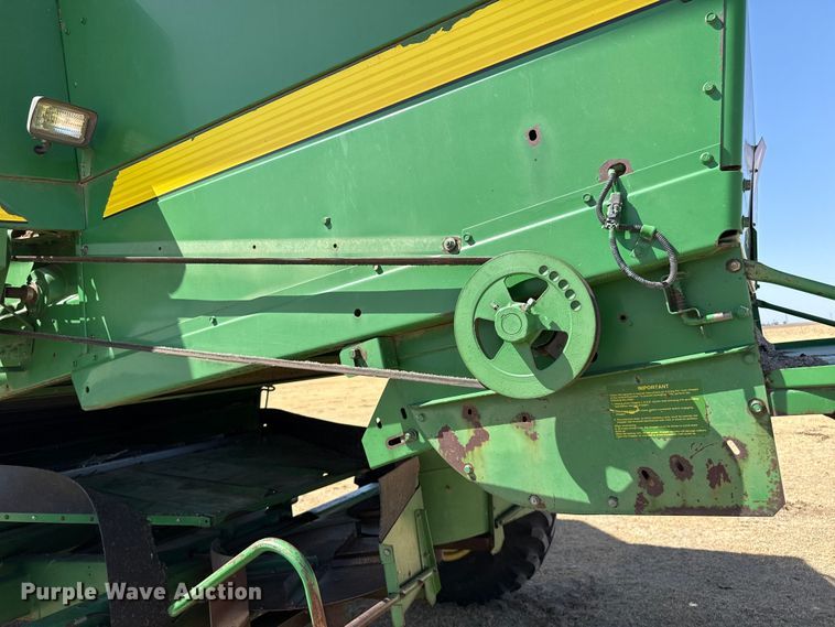 image for item EW4077 1998 John Deere 9610 combine