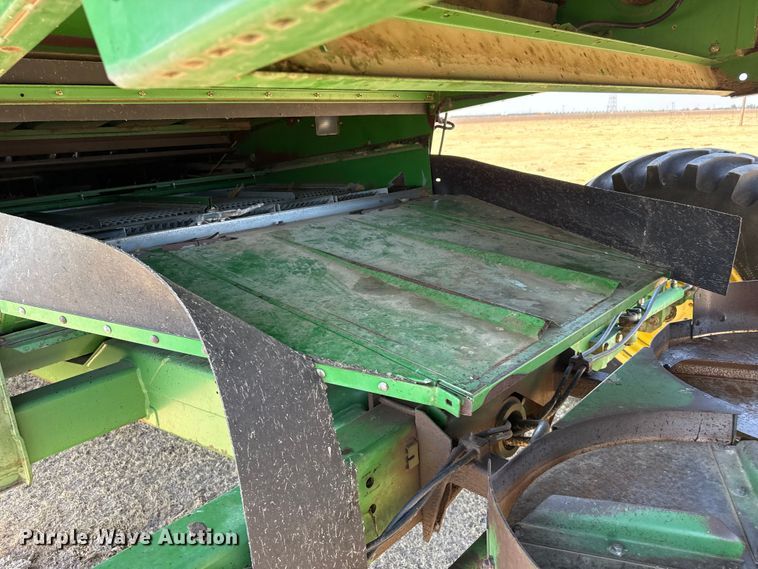 image for item EW4077 1998 John Deere 9610 combine