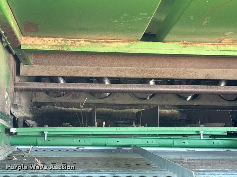 image for item EW4077 1998 John Deere 9610 combine