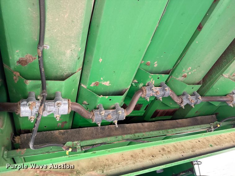 image for item EW4077 1998 John Deere 9610 combine