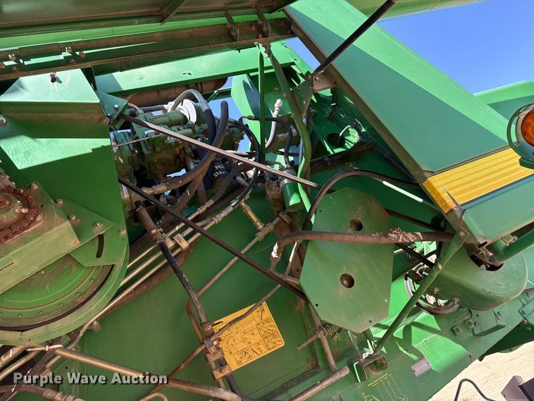 image for item EW4077 1998 John Deere 9610 combine