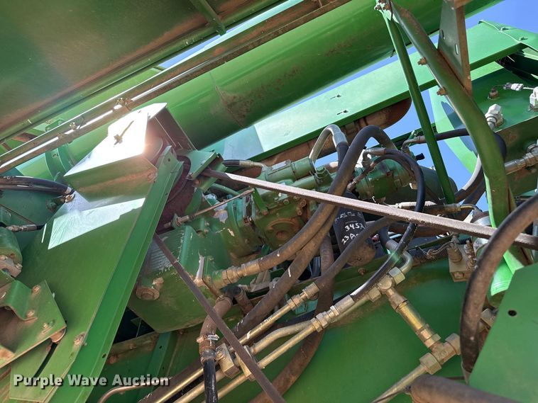 image for item EW4077 1998 John Deere 9610 combine