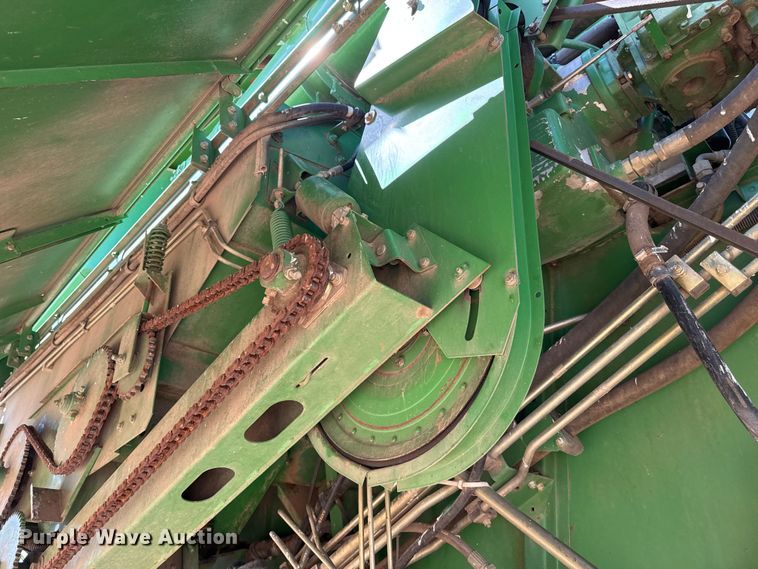 image for item EW4077 1998 John Deere 9610 combine