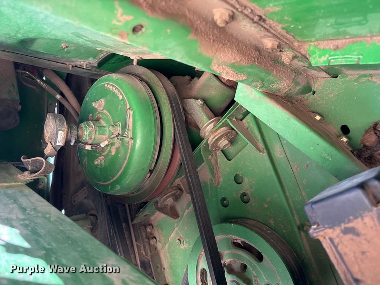 image for item EW4077 1998 John Deere 9610 combine