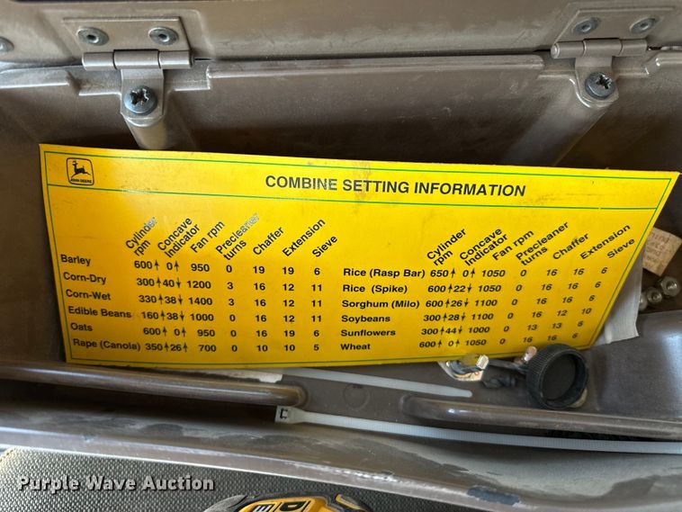 image for item EW4077 1998 John Deere 9610 combine