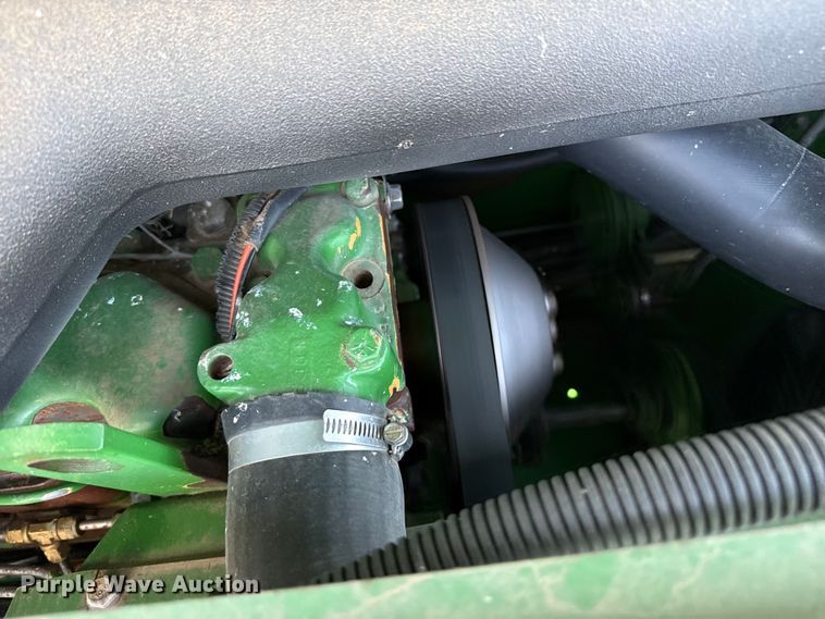 image for item EW4077 1998 John Deere 9610 combine