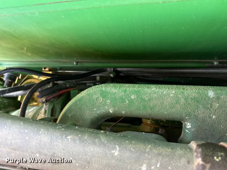 image for item EW4077 1998 John Deere 9610 combine