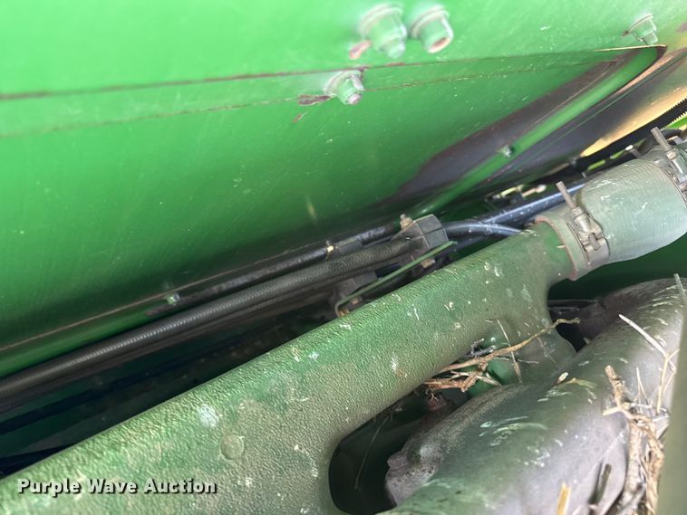image for item EW4077 1998 John Deere 9610 combine