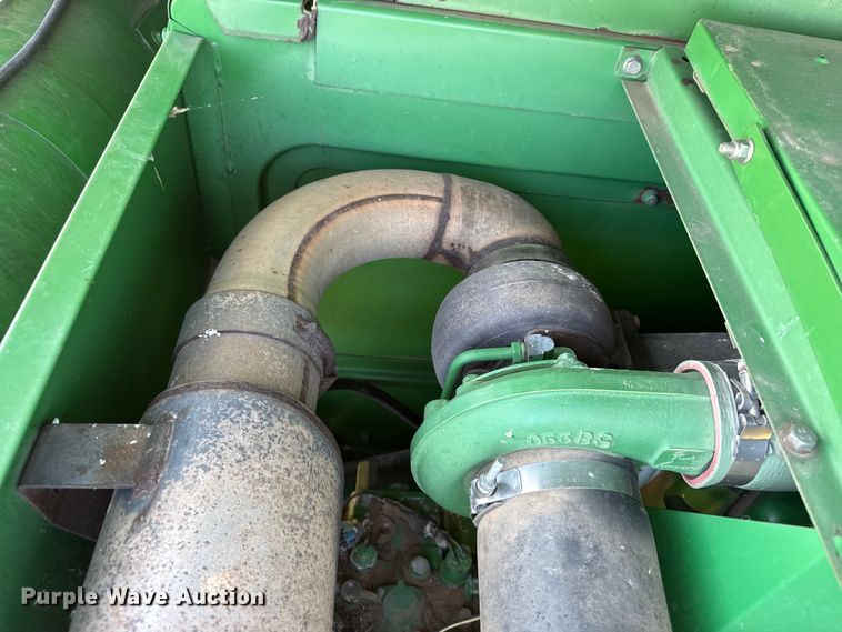 image for item EW4077 1998 John Deere 9610 combine