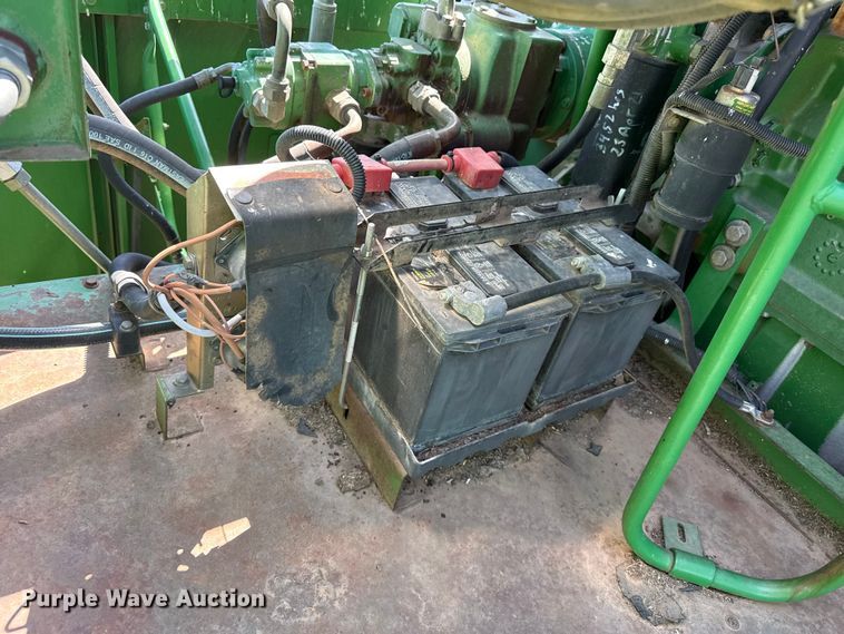 image for item EW4077 1998 John Deere 9610 combine