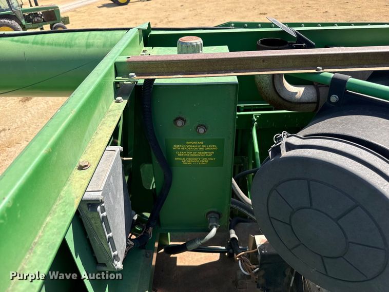 image for item EW4077 1998 John Deere 9610 combine