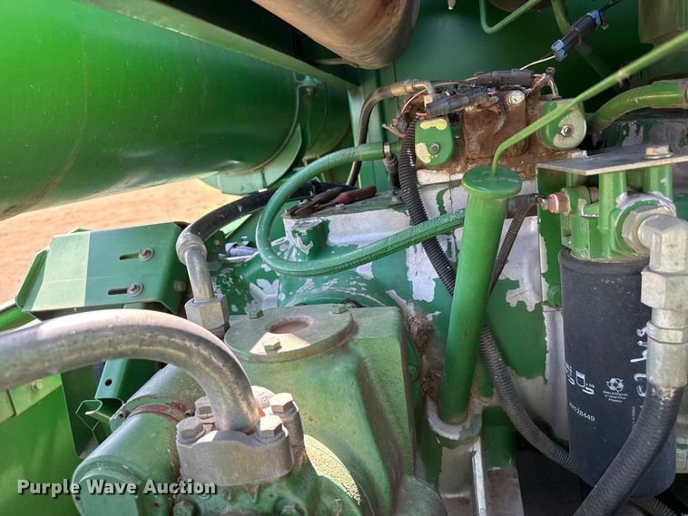 image for item EW4077 1998 John Deere 9610 combine