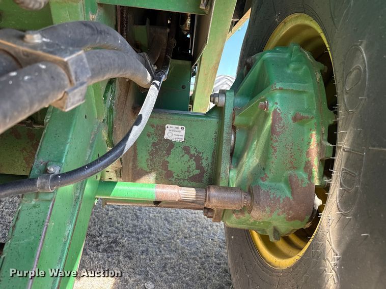 image for item EW4077 1998 John Deere 9610 combine