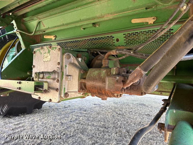 image for item EW4077 1998 John Deere 9610 combine