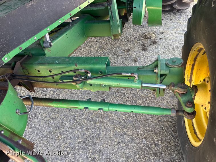 image for item EW4077 1998 John Deere 9610 combine