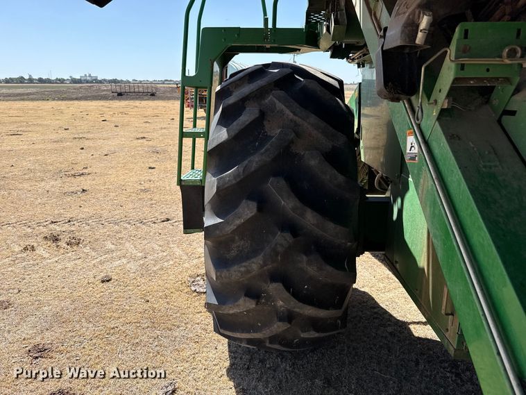 image for item EW4077 1998 John Deere 9610 combine