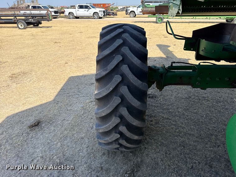 image for item EW4077 1998 John Deere 9610 combine