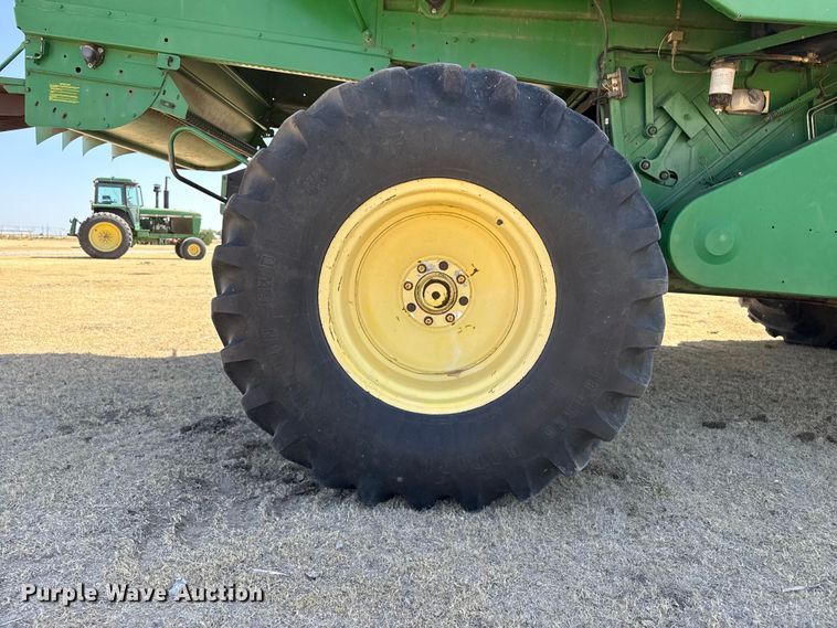 image for item EW4077 1998 John Deere 9610 combine