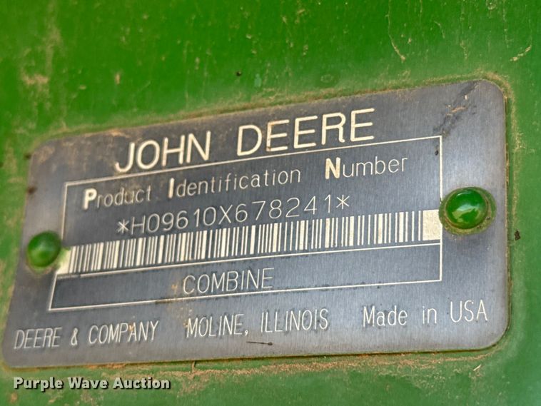 image for item EW4077 1998 John Deere 9610 combine