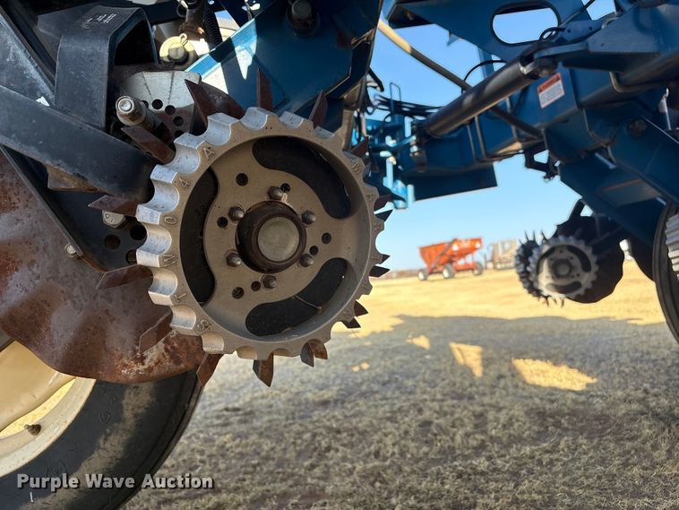 image for item EW4078 2004 Kinze 3200 planter