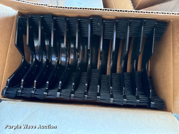 image for item EW4078 2004 Kinze 3200 planter